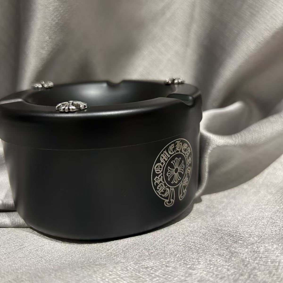 Chrome Hearts Windproof and Anti-Fly Ash Steel